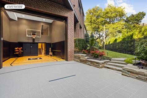 176 Benedict Road New York City NY 10304