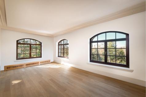 5040 Independence Avenue New York City NY 10471