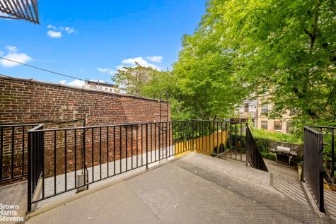 521 Decatur Street New York City NY 11233