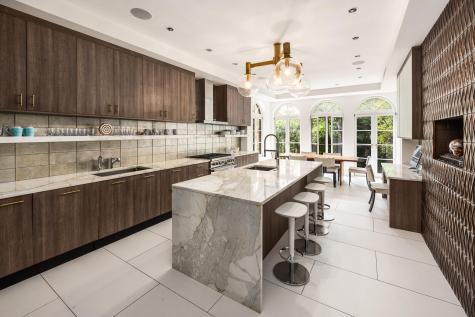 180 E 75th Street New York City NY 10021