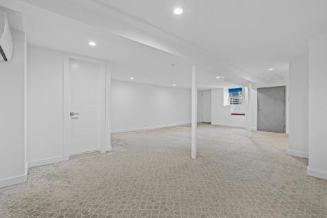 10-22 47th Avenue New York City NY 11101