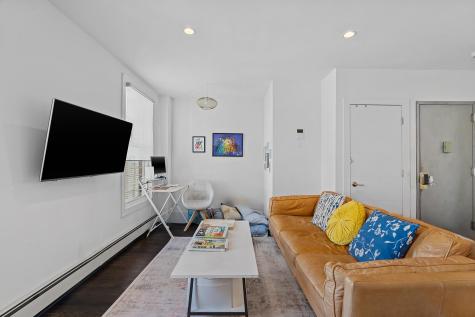 10-22 47th Avenue New York City NY 11101