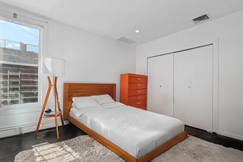 10-22 47th Avenue New York City NY 11101