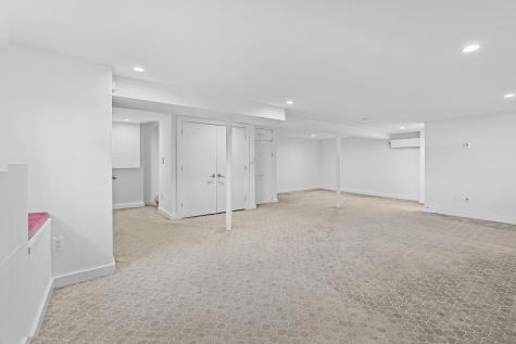 10-22 47th Avenue New York City NY 11101