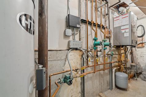 10-22 47th Avenue New York City NY 11101