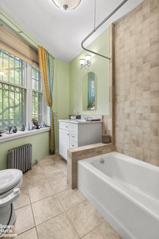 863 Riverside Drive New York City NY 10032