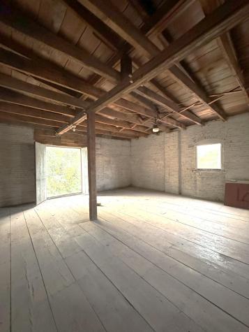 75 S Main Street Utica OH 43080