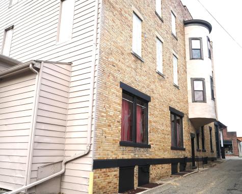 75 S Main Street Utica OH 43080