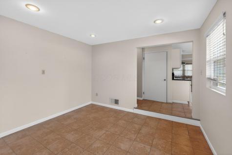 307 Harcourt Road Mount Vernon OH 43050