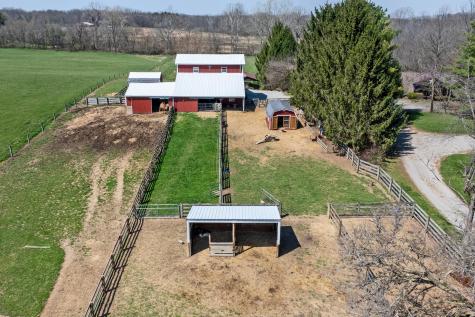 3020 Township Road 190 Fredericktown OH 43019