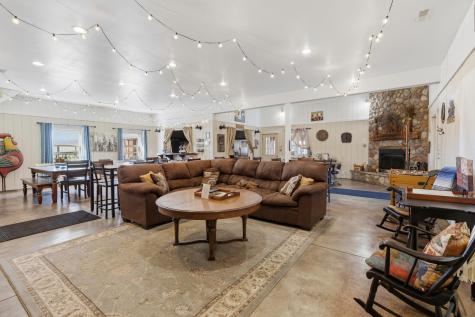 3020 Township Road 190 Fredericktown OH 43019