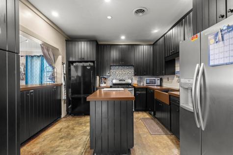 3020 Township Road 190 Fredericktown OH 43019