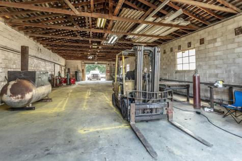 283 N Main Street Fredericktown OH 43019