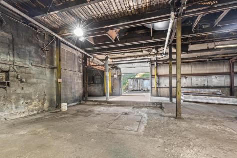 283 N Main Street Fredericktown OH 43019