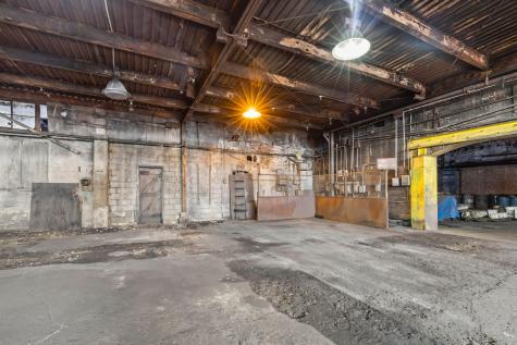 283 N Main Street Fredericktown OH 43019