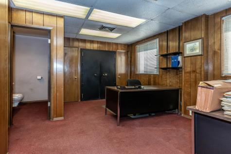 283 N Main Street Fredericktown OH 43019