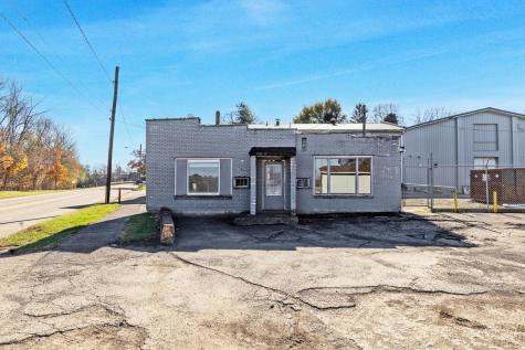 283 N Main Street Fredericktown OH 43019