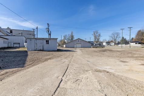 283 N Main Street Fredericktown OH 43019