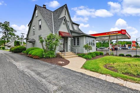 743 & 743 1/2 Harding Way W Galion OH 44833