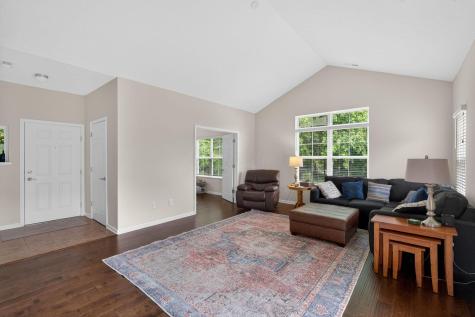 103 Colonial Woods Drive Mount Vernon OH 43050