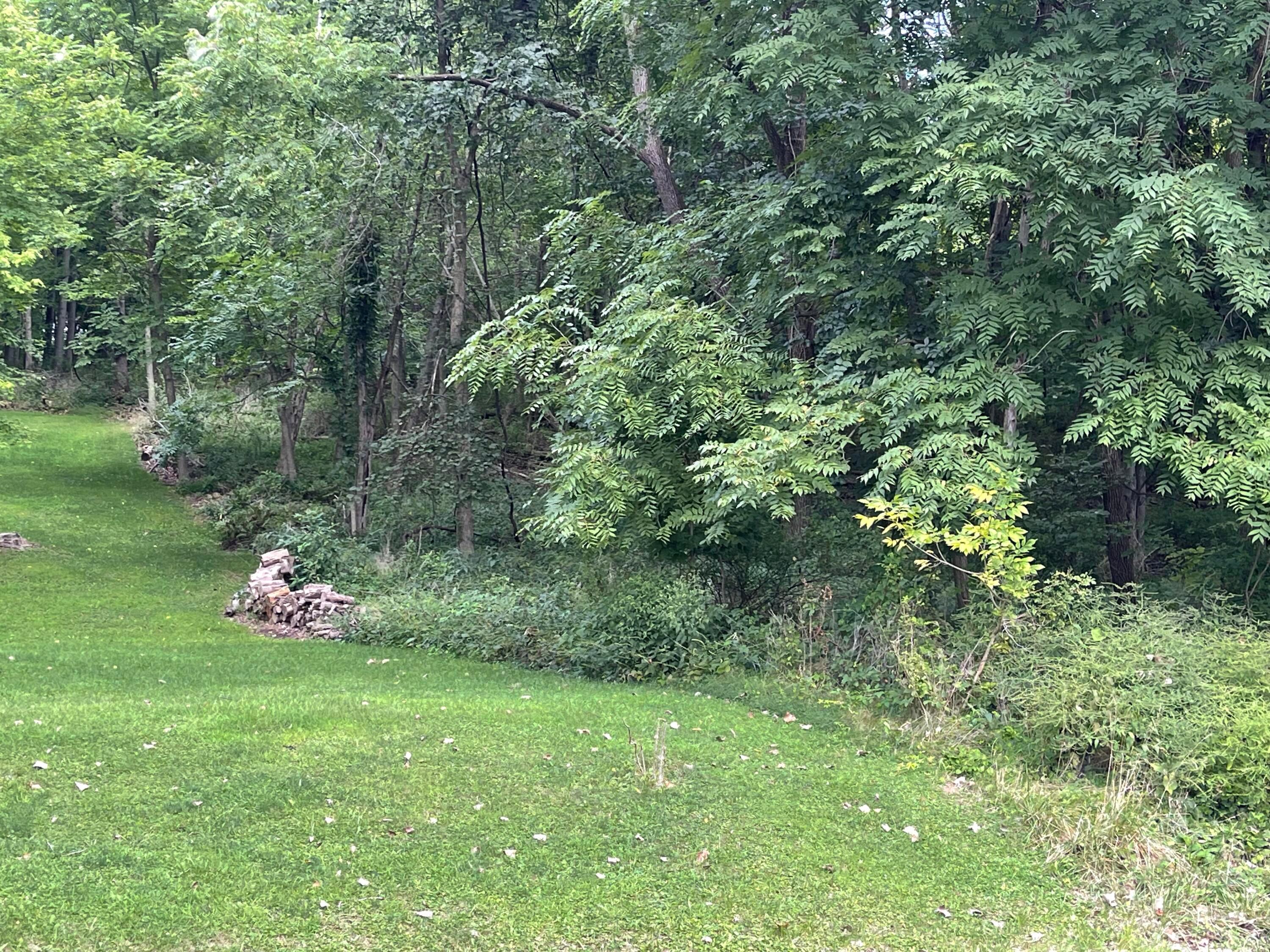 741 Floral Valley E Howard OH 43028