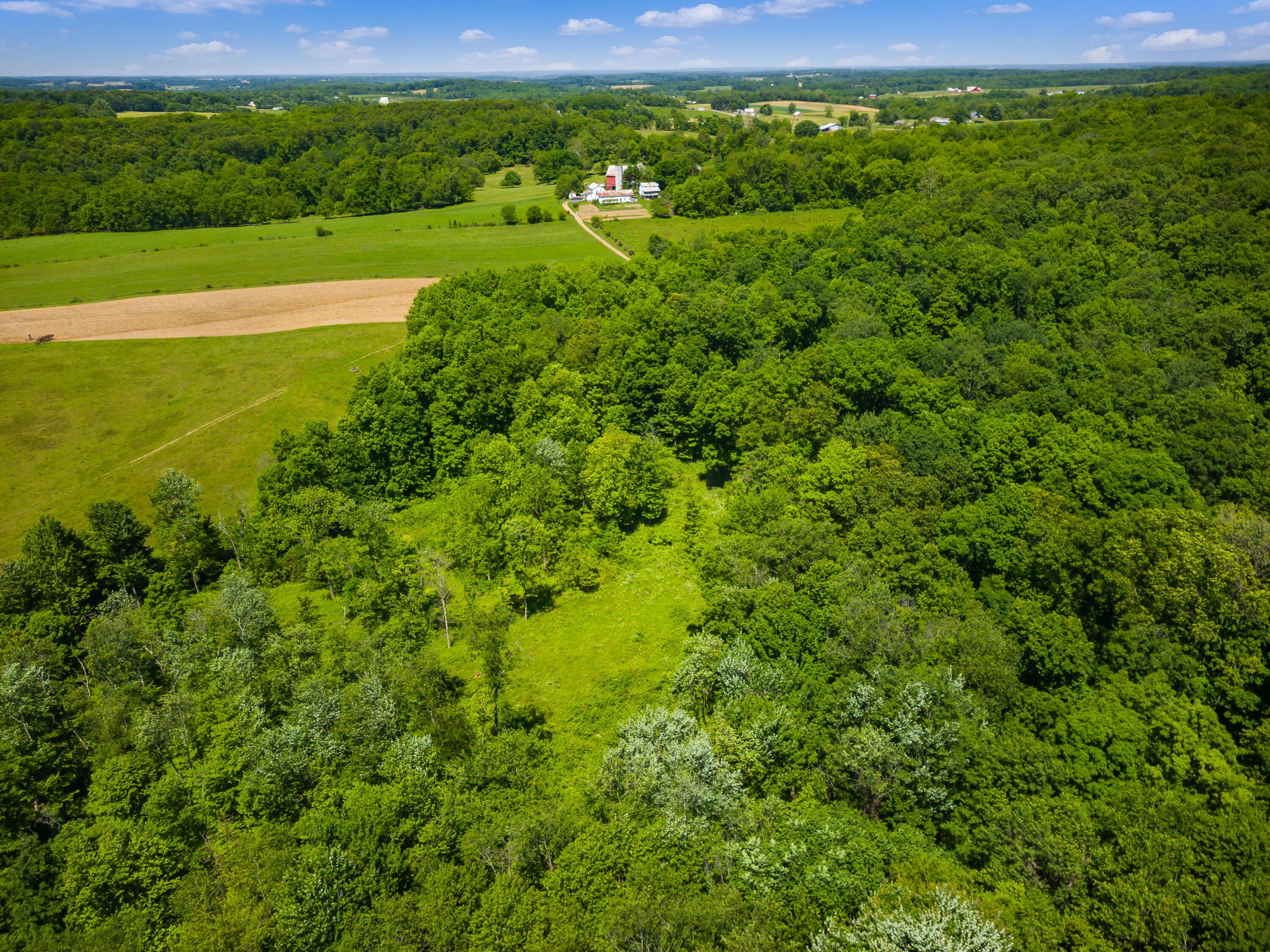 12929 Pleasant Valley Road NE Utica OH 43080