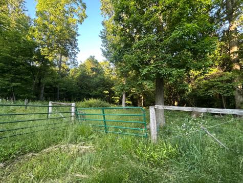 12929 Pleasant Valley Road NE Utica OH 43080