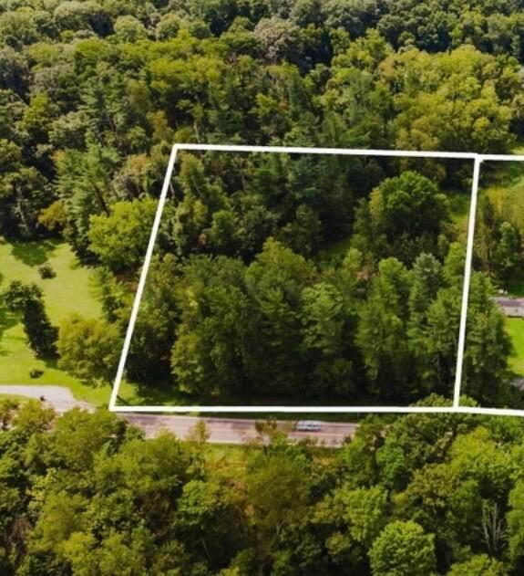 11461 Millersburg Road Howard OH 43028