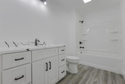 214 Crabapple Drive Howard OH 43028