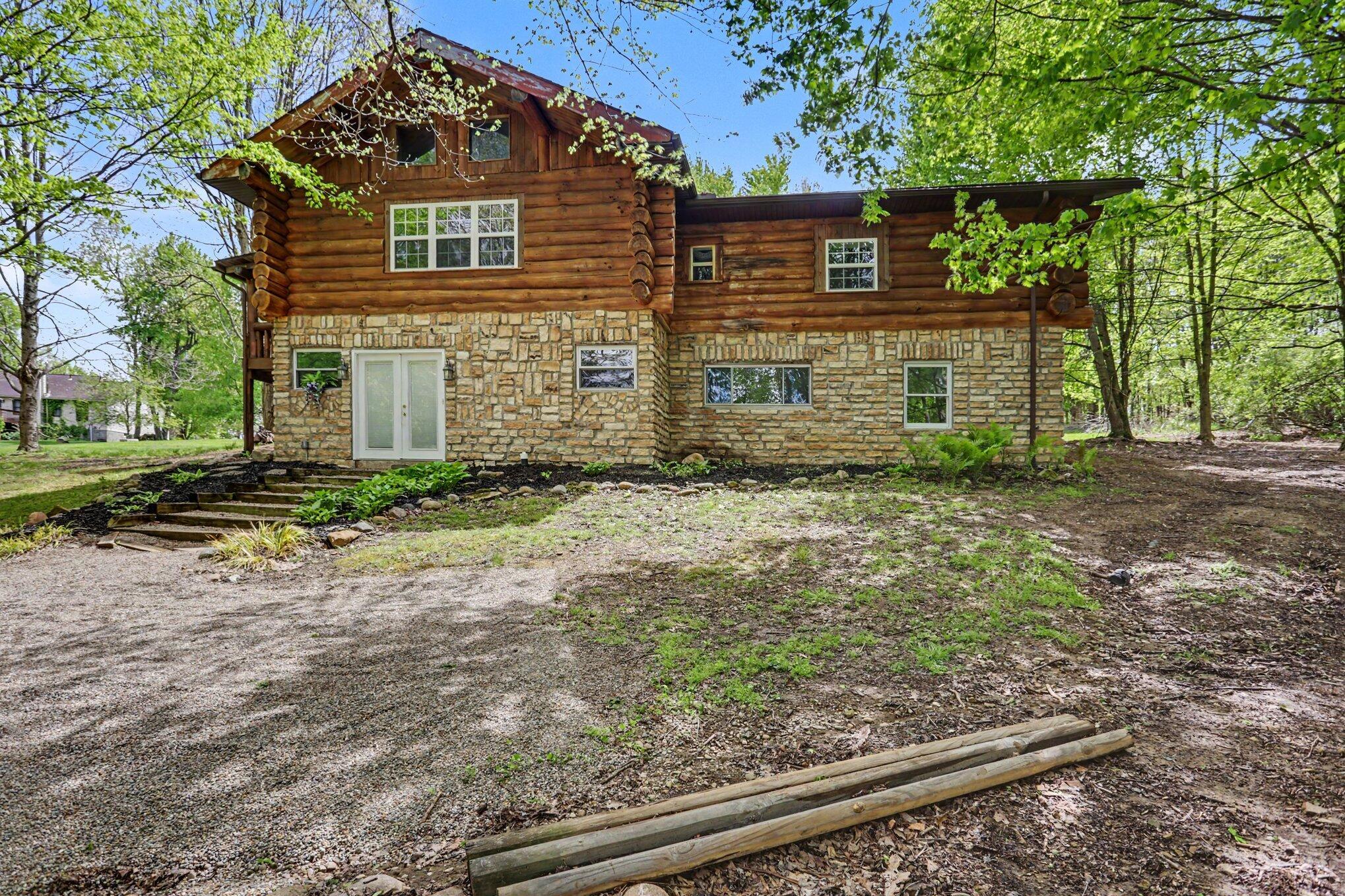 84 Royal Court Howard OH 43028