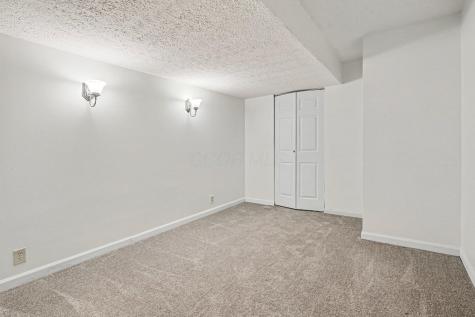 84 Royal Court Howard OH 43028