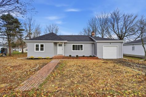 25 Crestview Drive Fredericktown OH 43019