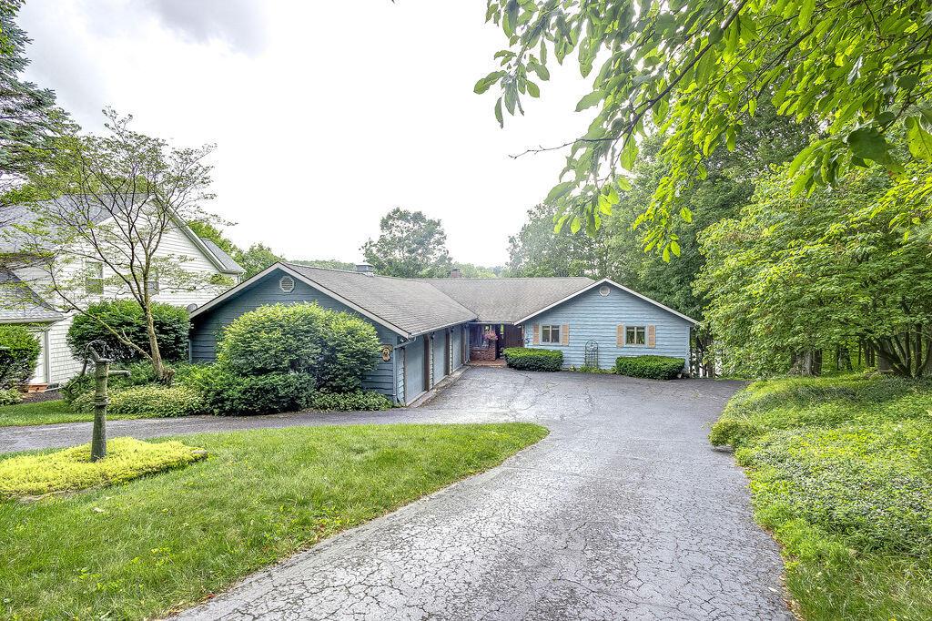 665 Highland Hills Drive Howard OH 43028