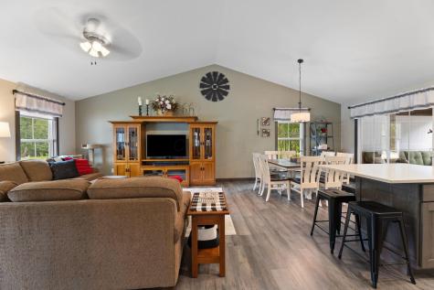 2776 Apple Valley Drive Howard OH 43028