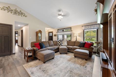 2776 Apple Valley Drive Howard OH 43028