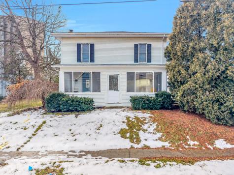 147 N Clayton Street Centerburg OH 43011