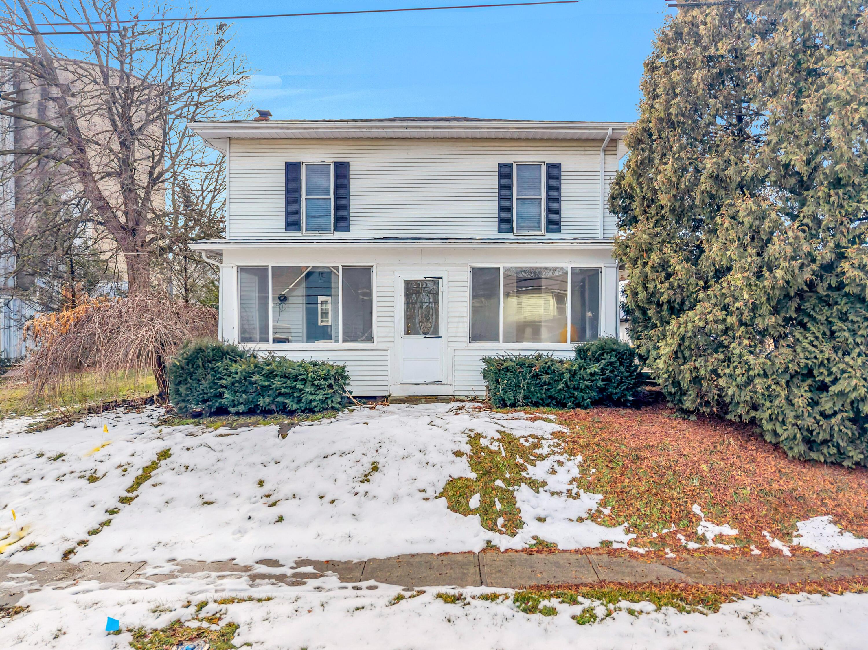 147 N Clayton Street Centerburg OH 43011