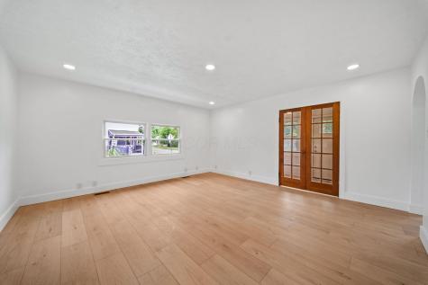 706 E Burgess Street Mount Vernon OH 43050