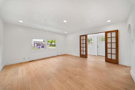 706 E Burgess Street Mount Vernon OH 43050
