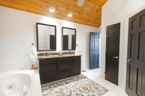 451 Greenacre Circle Howard OH 43028