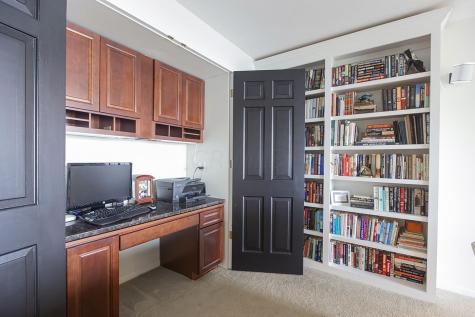 451 Greenacre Circle Howard OH 43028