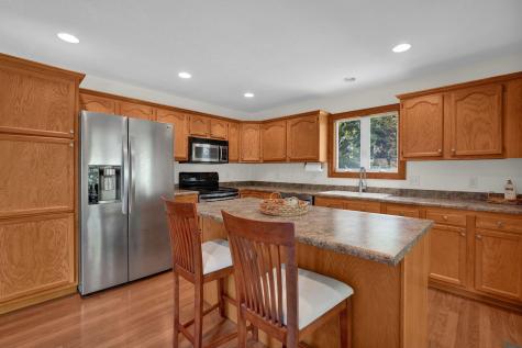 748 King Beach Drive Howard OH 43028
