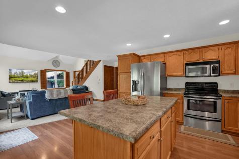 748 King Beach Drive Howard OH 43028