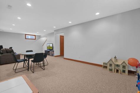 748 King Beach Drive Howard OH 43028