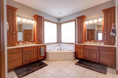 22 Laurelwood Drive Mount Vernon OH 43050