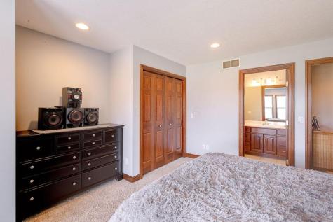 22 Laurelwood Drive Mount Vernon OH 43050