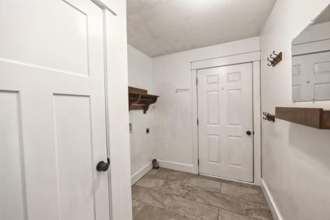 817 Highland Hills Drive Howard OH 43028