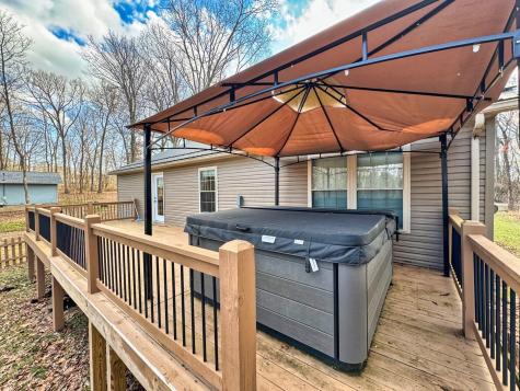 817 Highland Hills Drive Howard OH 43028