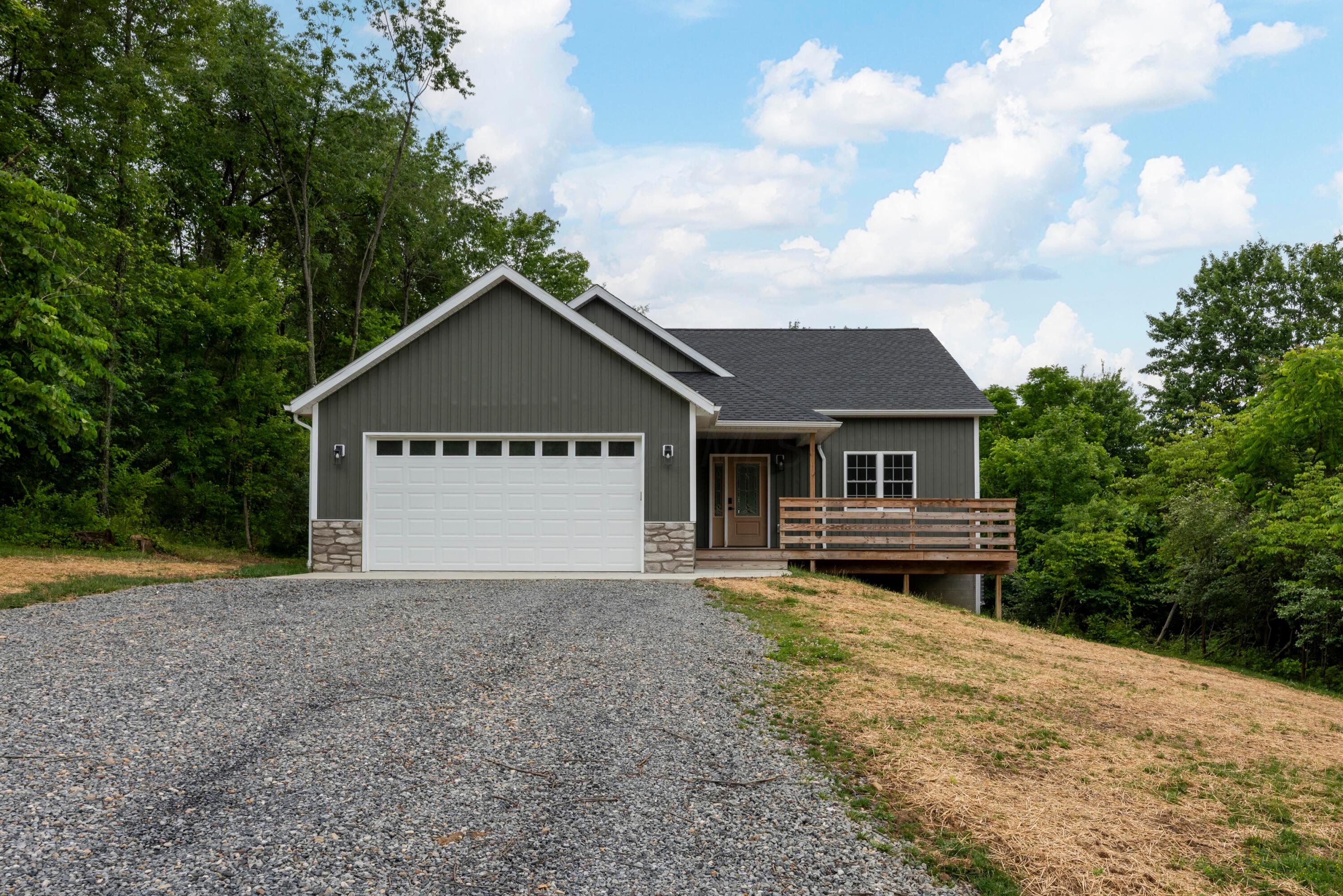196 N Ridge Heights Drive Howard OH 43028