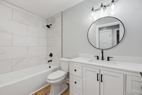 196 N Ridge Heights Drive Howard OH 43028
